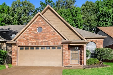 1393 Marhill Cove Memphis, TN 38016